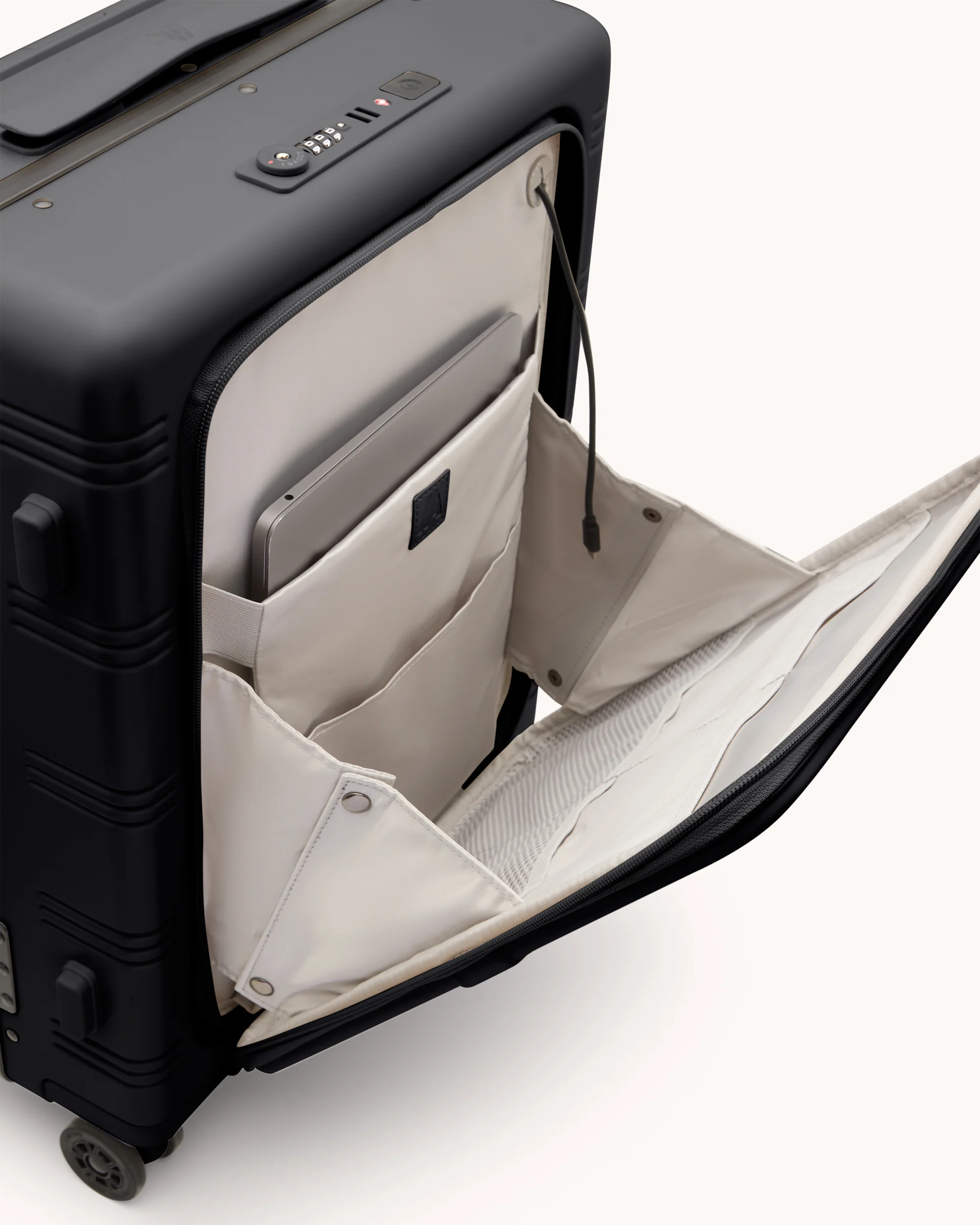 NEXT (Carry-On) - Bundle - Image 7